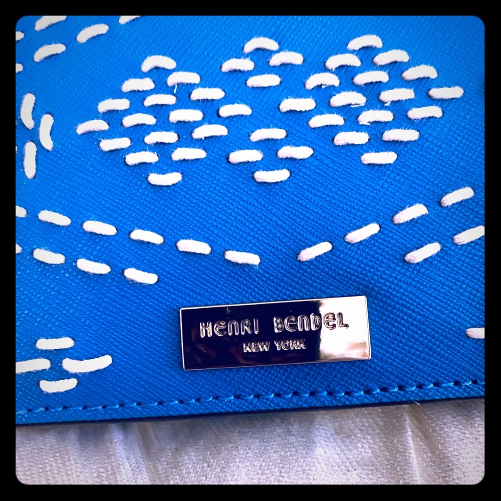 Henri Bendel Wristlet Organizer